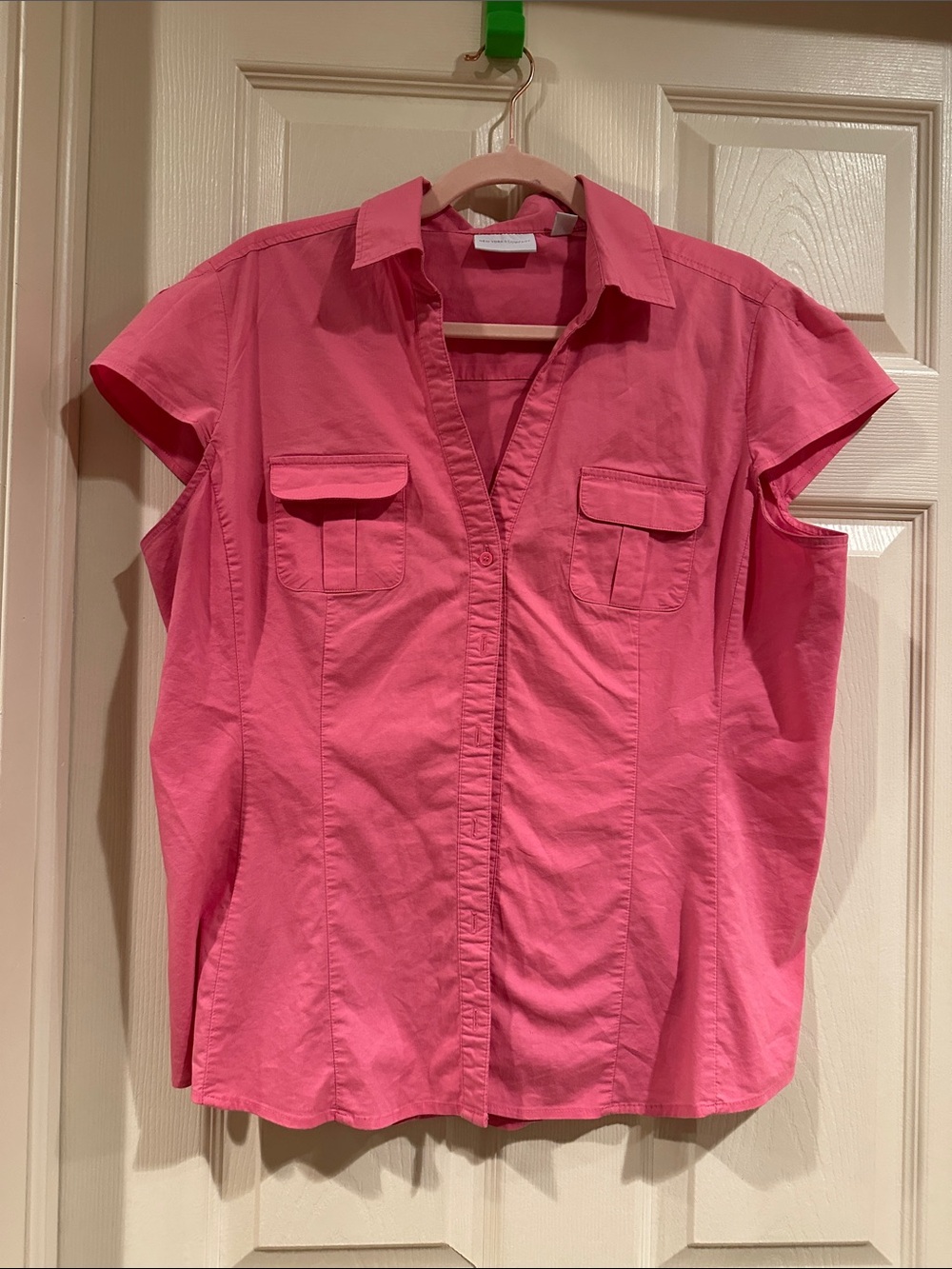 New York & Company Pink Short-Sleeve Button-Front Shirt